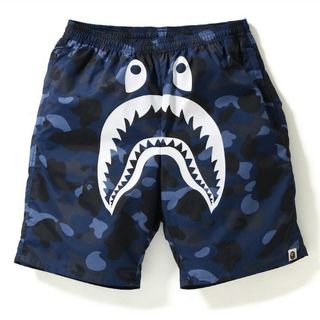 アベイシングエイプ(A BATHING APE)の送料込みsizeM abathingape CAMO SHARK Shorts(ショートパンツ)