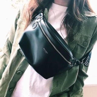 マウジー(moussy)のmoussy ウエストバッグ ショルダーバッグ(ボディバッグ/ウエストポーチ)