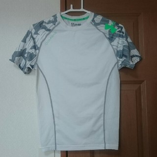 アンダーアーマー(UNDER ARMOUR)の美品✨アンダーアーマー  ヒートギアTシャツ(Tシャツ/カットソー(半袖/袖なし))