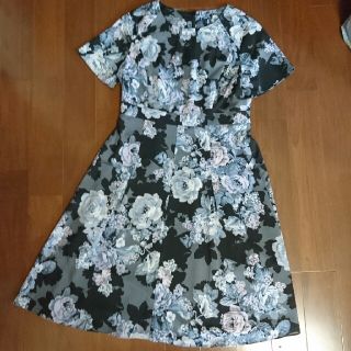 ローラアシュレイ(LAURA ASHLEY)のもも様☆LAULA ASHLEY花柄ワンピース／13号(ロングワンピース/マキシワンピース)