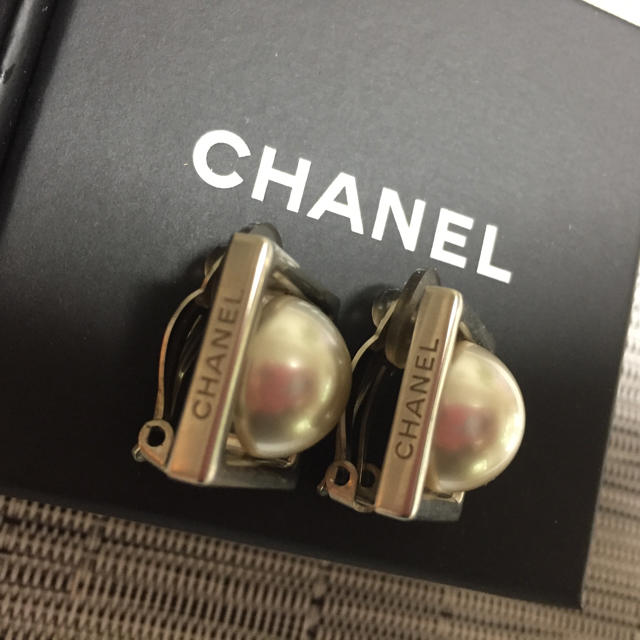 CHANEL シャネル パール シルバー スクエア