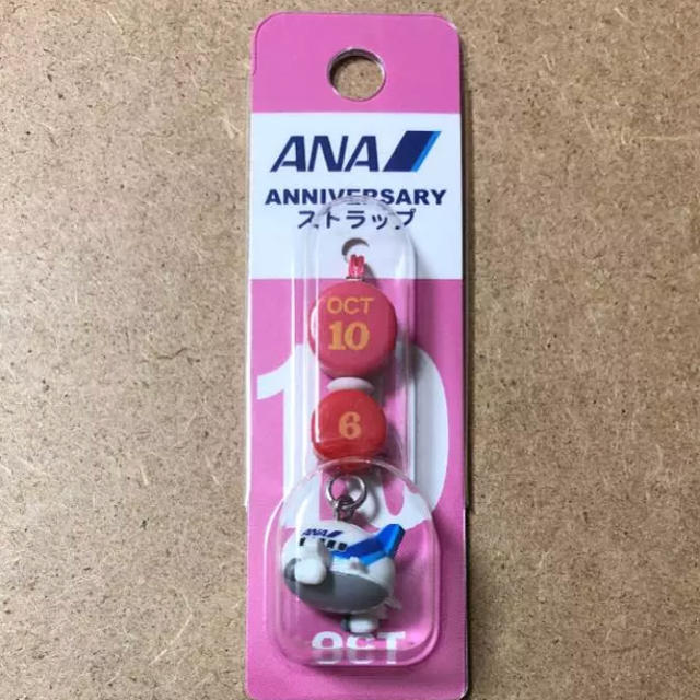 ANA(全日本空輸)(エーエヌエー(ゼンニッポンクウユ))の10/6 飛行機ストラップ❁ ハンドメイドのアクセサリー(キーホルダー/ストラップ)の商品写真