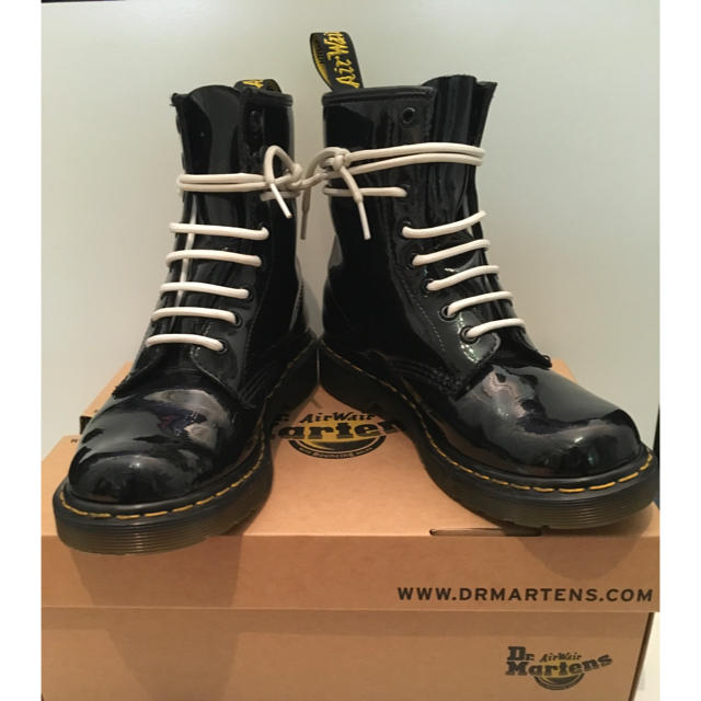 Dr.Martens(ドクターマーチン)のDr.Martens 1460W 8ホール エナメルブーツ 26cm メンズの靴/シューズ(ブーツ)の商品写真