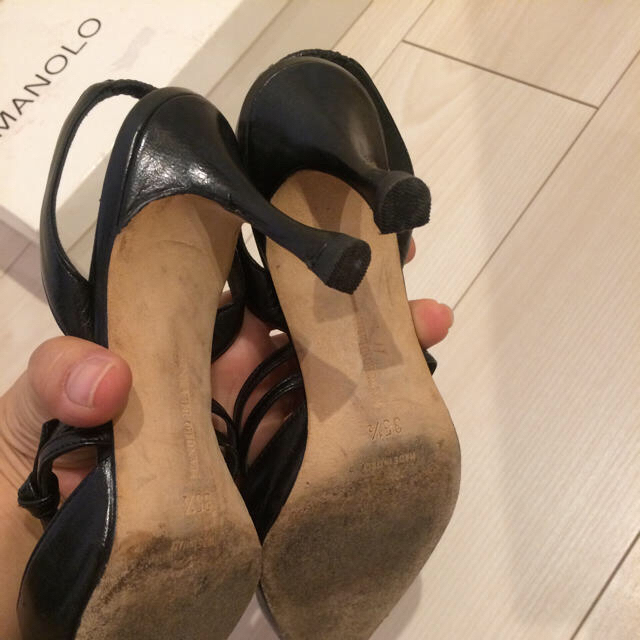 MANOLO BLAHNIK(マノロブラニク)の値下げ！マノロ 黒パンプス レディースの靴/シューズ(ハイヒール/パンプス)の商品写真