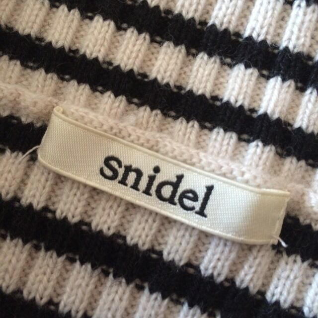 SNIDEL(スナイデル)のsnidelオフショルショートニット レディースのトップス(ニット/セーター)の商品写真