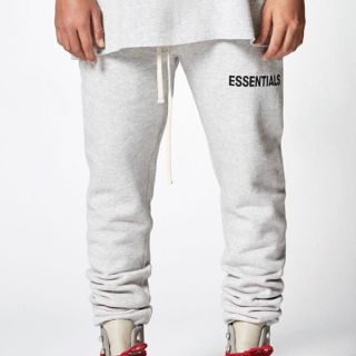 フィアオブゴッド(FEAR OF GOD)の最安値 FOG essentials graphic sweatpants(その他)