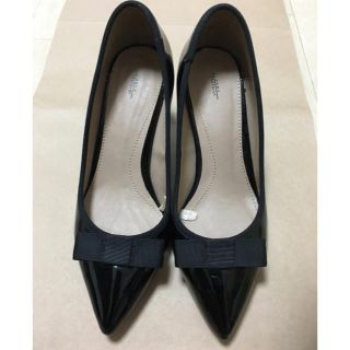 ザラ(ZARA)の☆¥2000均一☆ZARA リボン エナメルパンプス(ハイヒール/パンプス)