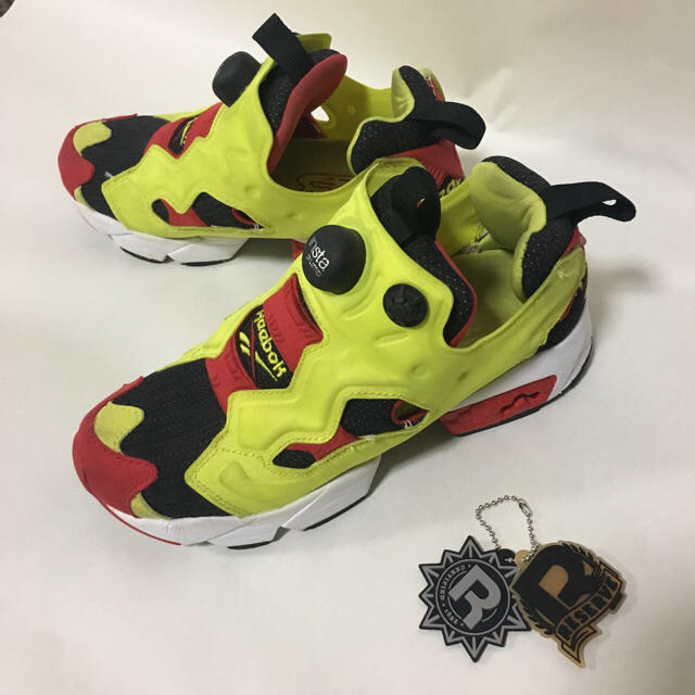 Reebok(リーボック)の【専用】Reebok INSTAPUMP FURY OG size4(23cm) レディースの靴/シューズ(スニーカー)の商品写真