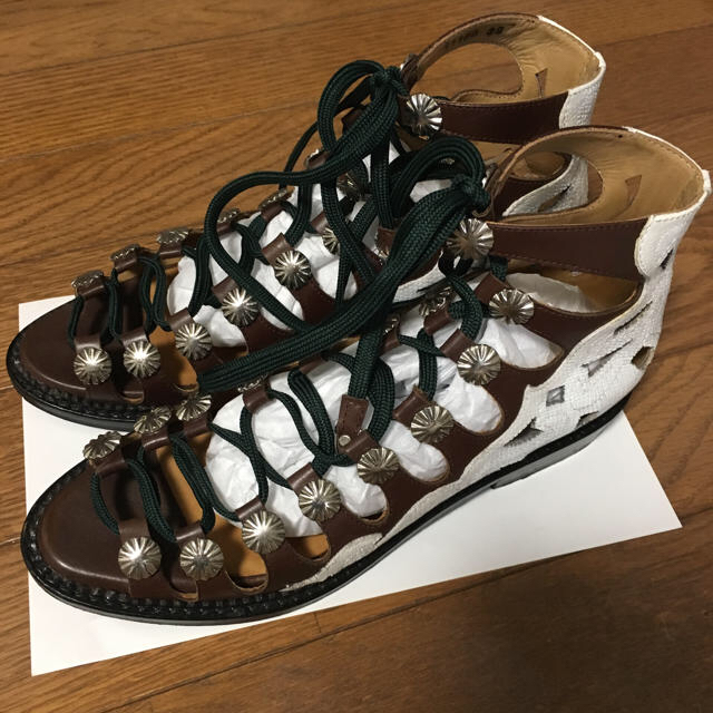 マルチボーダーシリーズ TOGA PULLA カットアウトギリーシューズ