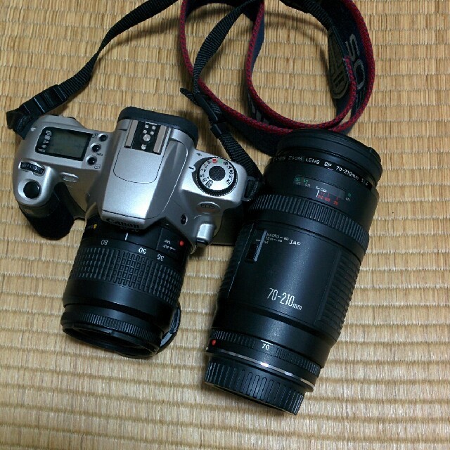 Canon(キヤノン)のキヤノン 　EOS　 Kiss 3 　レンズセット スマホ/家電/カメラのカメラ(フィルムカメラ)の商品写真