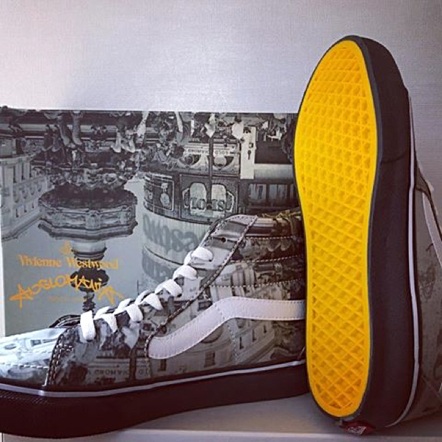 Vivienne Westwood(ヴィヴィアンウエストウッド)のvivienne westwood vans スニーカー オールドスクール レディースの靴/シューズ(スニーカー)の商品写真