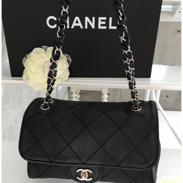 CHANEL(シャネル)の超美品 シャネル 正規品 チェーンバッグ♡ レディースのバッグ(ショルダーバッグ)の商品写真