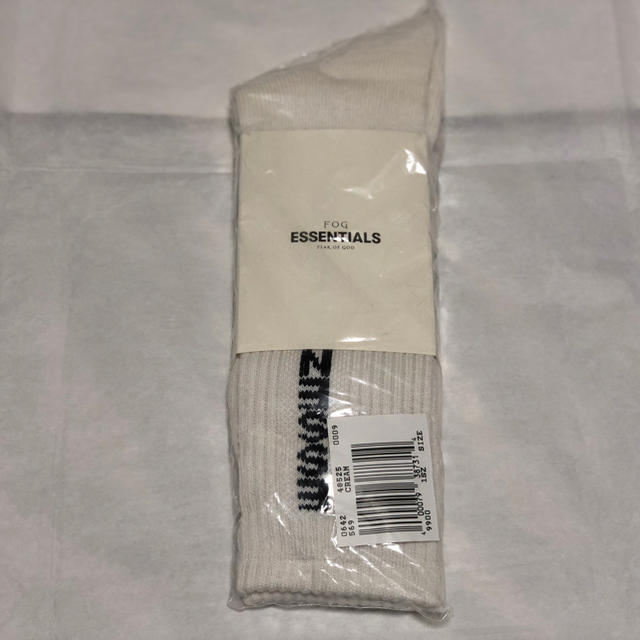 FEAR OF GOD(フィアオブゴッド)の新品 FOG essentials Crew Socks WHITE 正規品 メンズのレッグウェア(ソックス)の商品写真