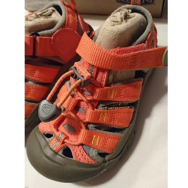 KEEN(キーン)の【てる様】KEEN キッズシューズ（17センチ） キッズ/ベビー/マタニティのキッズ靴/シューズ(15cm~)(その他)の商品写真