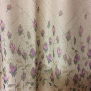 ローラアシュレイ(LAURA ASHLEY)の薔薇柄スカート(ロングスカート)