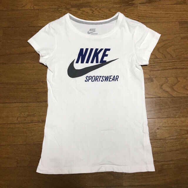 NIKE(ナイキ)のナイキ Tシャツ レディースのトップス(Tシャツ(半袖/袖なし))の商品写真