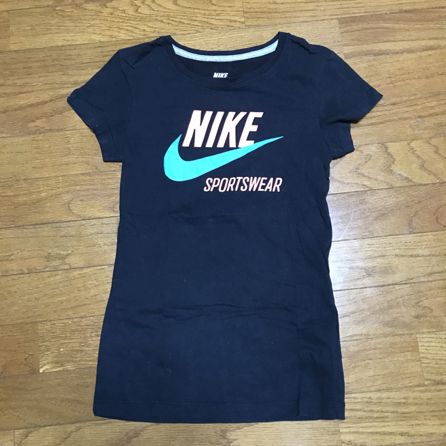 NIKE(ナイキ)のナイキ Tシャツ レディースのトップス(Tシャツ(半袖/袖なし))の商品写真