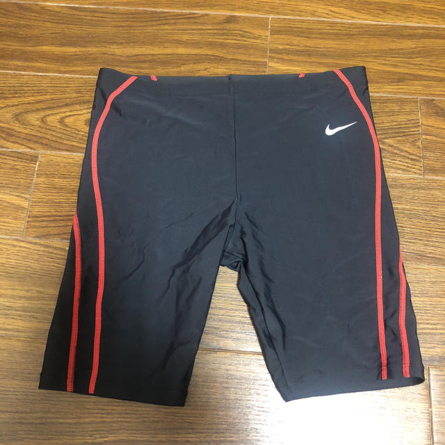 NIKE(ナイキ)の✨美品 NIKE 男児150 水着 キッズ/ベビー/マタニティのキッズ服男の子用(90cm~)(水着)の商品写真