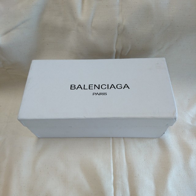 Balenciaga(バレンシアガ)の【今日限りの最終値下げ！】BALENCIAGA フラットサンダル メンズの靴/シューズ(サンダル)の商品写真