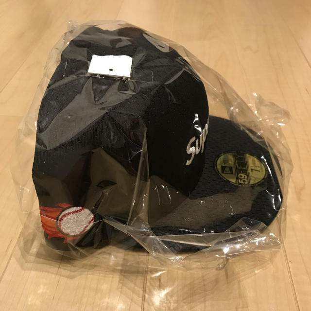 supreme 18SS newera  7 2/1