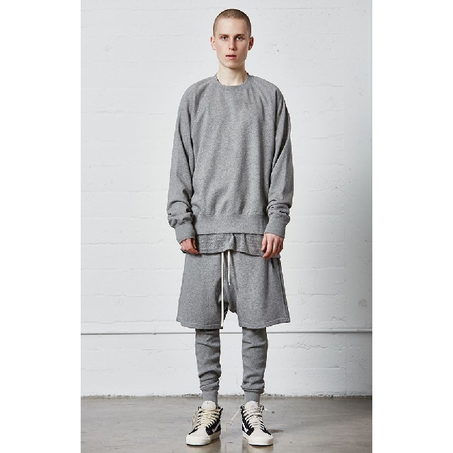 FEAR OF GOD(フィアオブゴッド)のFOG Essentials レギンス メンズのパンツ(ショートパンツ)の商品写真