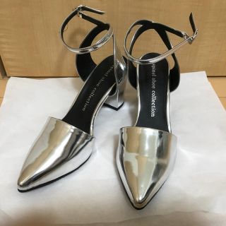 ザラ(ZARA)の新品未使用 シルバーパンプス(ハイヒール/パンプス)