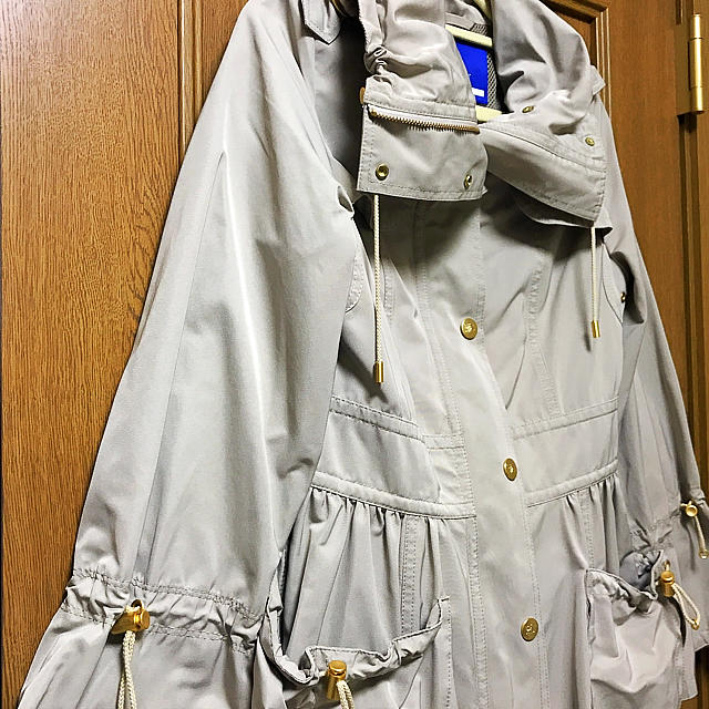 BURBERRY BLUE LABEL(バーバリーブルーレーベル)の【再々値下げしました/新品未使用】バーバリーブルーレーベル コート レディースのジャケット/アウター(スプリングコート)の商品写真