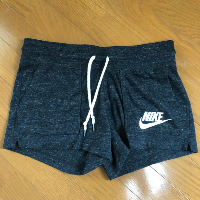 NIKE(ナイキ)のKAOCHAN様 専用 ナイキ セットアップ ブラック M レディースのレディース その他(セット/コーデ)の商品写真