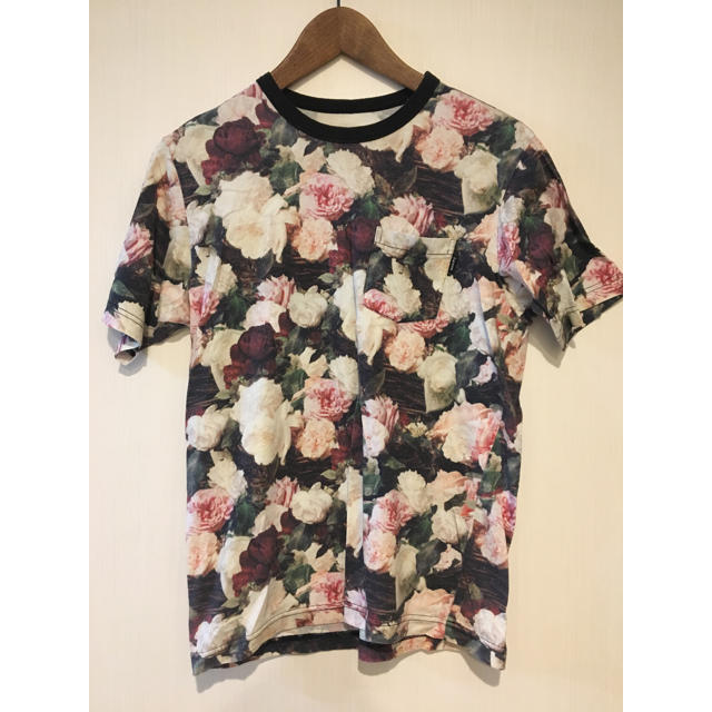 Tシャツ/カットソー(半袖/袖なし)supreme 花柄 Tシャツ S