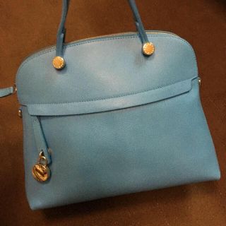 フルラ(Furla)のフルラ  パイパー  水色  ブルー  美品(ハンドバッグ)