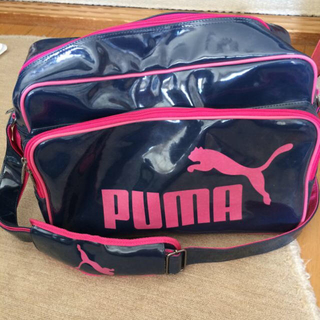 プーマ(PUMA)のPUMA 紺ピンク ショルダー(ショルダーバッグ)