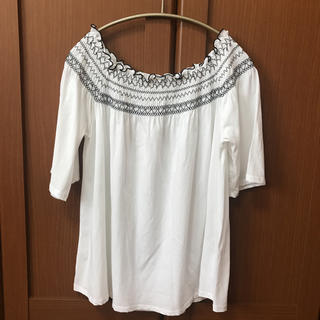 ジーナシス(JEANASIS)のJEANASIS 刺繍Tシャツ(Tシャツ(半袖/袖なし))