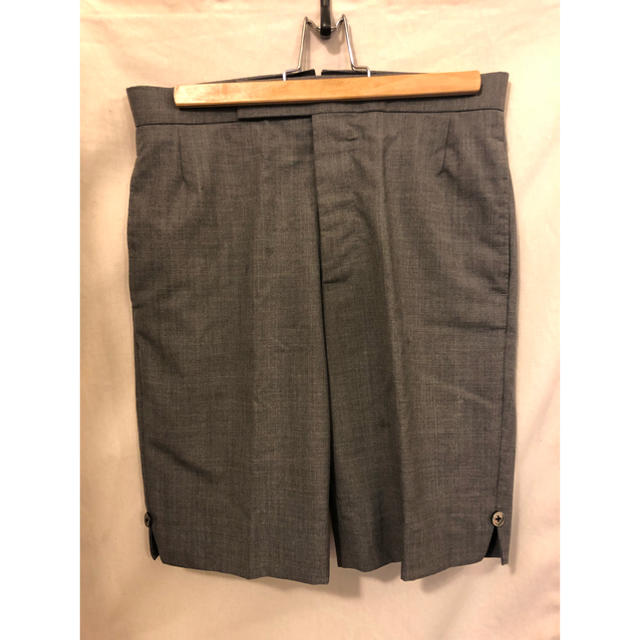 THOM BROWNE(トムブラウン)のTHOM BROWNE / 定番ショートパンツ / サイズ00/ ミディアムグレ メンズのパンツ(スラックス)の商品写真