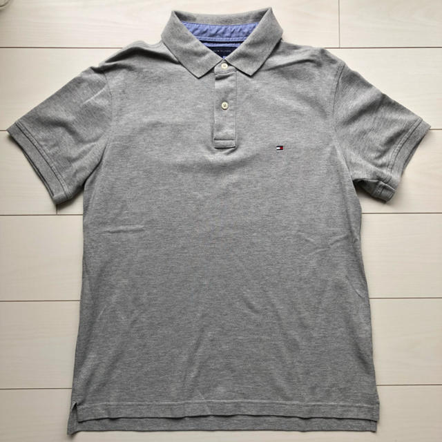 TOMMY HILFIGER(トミーヒルフィガー)のmen's トミーヒルフィガー★ポロシャツ★グレー★ メンズのトップス(Tシャツ/カットソー(半袖/袖なし))の商品写真