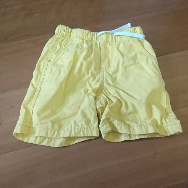 babyGAP(ベビーギャップ)のGAP ハーフパンツ キッズ yellow  キッズ/ベビー/マタニティのキッズ服男の子用(90cm~)(パンツ/スパッツ)の商品写真