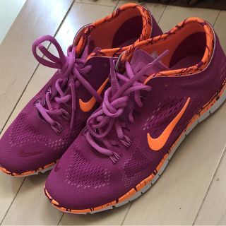 ナイキ(NIKE)のNIKE free ランニングシューズ(スニーカー)