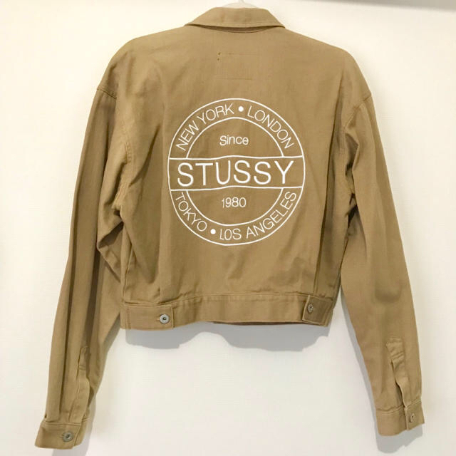 STUSSY(ステューシー)の【確約済】 レディースのジャケット/アウター(Gジャン/デニムジャケット)の商品写真