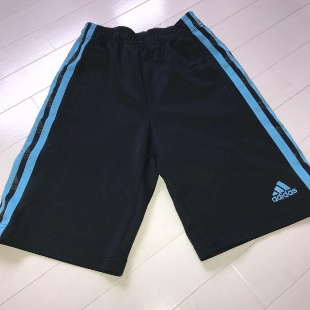 adidas(アディダス)のadidasハーフパンツ キッズ/ベビー/マタニティのキッズ服男の子用(90cm~)(パンツ/スパッツ)の商品写真