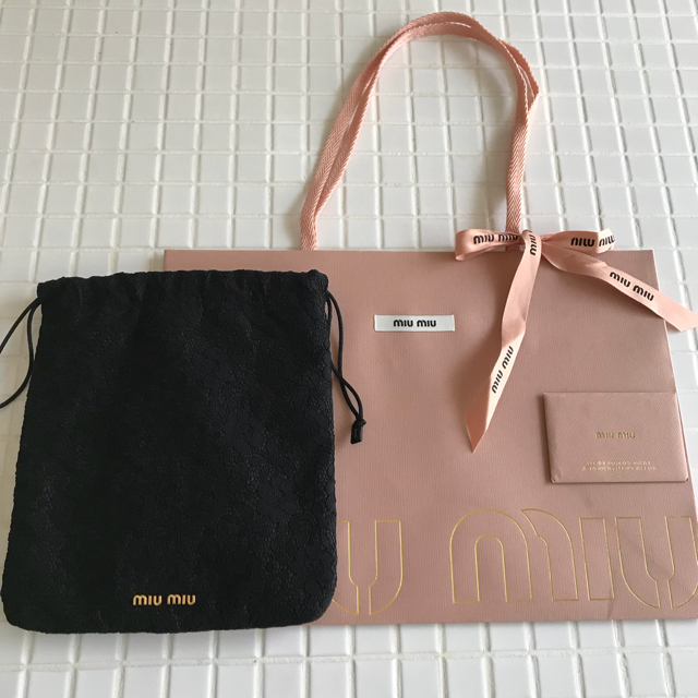 miumiu(ミュウミュウ)の☆ミニみるく様専用☆ miumiuのレースの新品・未使用  巾着ポーチバッグ レディースのファッション小物(ポーチ)の商品写真