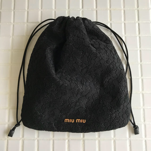 miumiu(ミュウミュウ)の☆ミニみるく様専用☆ miumiuのレースの新品・未使用  巾着ポーチバッグ レディースのファッション小物(ポーチ)の商品写真