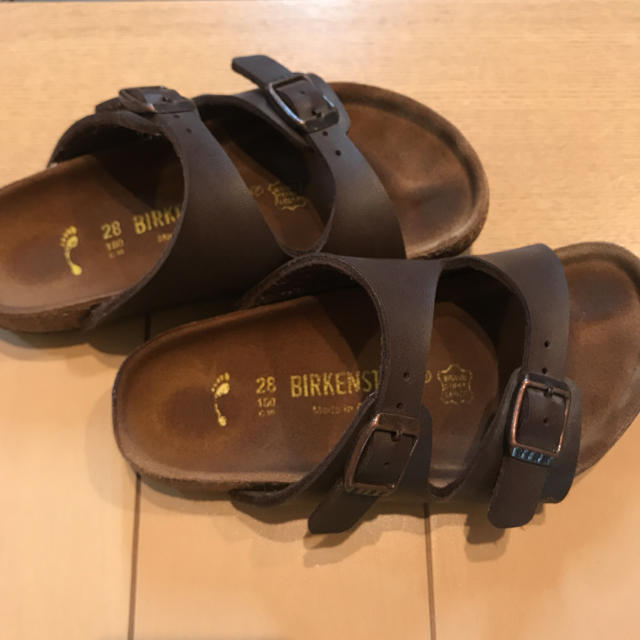 BIRKENSTOCK(ビルケンシュトック)のビルケンシュトック アリゾナ 18cm 28 サンダル キッズ/ベビー/マタニティのキッズ靴/シューズ(15cm~)(サンダル)の商品写真