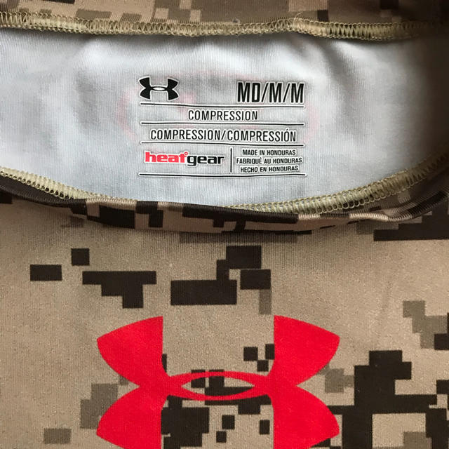 UNDER ARMOUR(アンダーアーマー)のアンダーアーマー kidsシャツ キッズ/ベビー/マタニティのキッズ服男の子用(90cm~)(Tシャツ/カットソー)の商品写真