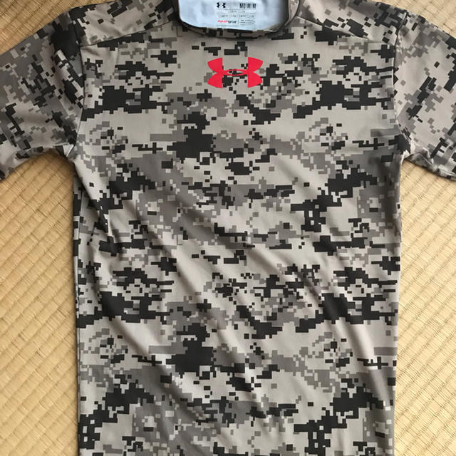 UNDER ARMOUR(アンダーアーマー)のアンダーアーマー kidsシャツ キッズ/ベビー/マタニティのキッズ服男の子用(90cm~)(Tシャツ/カットソー)の商品写真