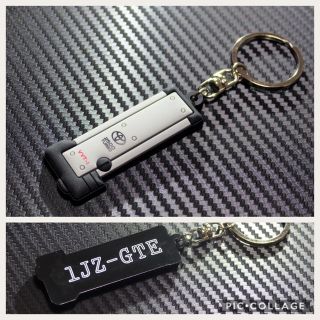 トヨタ(トヨタ)の【裏文字グレー】1JZ-GTEエンジンヘッドカバー型キーホルダー JZX100(キーホルダー)