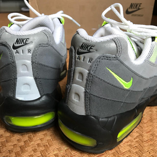 NIKE(ナイキ)の 2013年モデル AIR MAX 95 OG イエローグラデ 28cm メンズの靴/シューズ(スニーカー)の商品写真