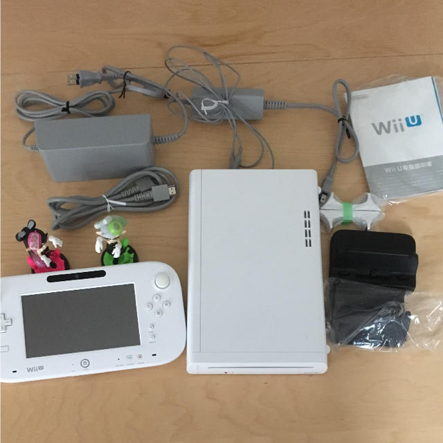 Wii U(ウィーユー)のwii u スプラトゥーンセット エンタメ/ホビーのゲームソフト/ゲーム機本体(家庭用ゲーム機本体)の商品写真