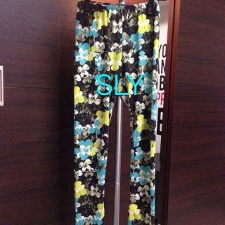 スライ(SLY)のSLY☆花柄レギンス(レギンス/スパッツ)