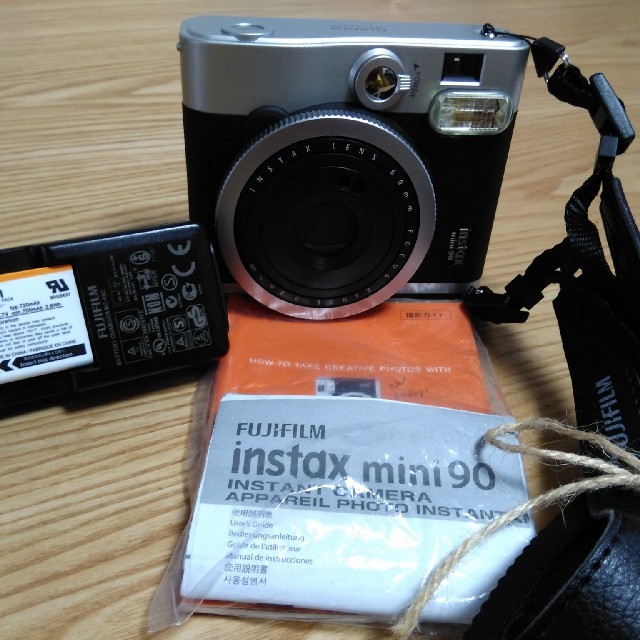 フィルムカメラ〘交渉中〙[チェキ]instax mini90 NEO CLASSIC