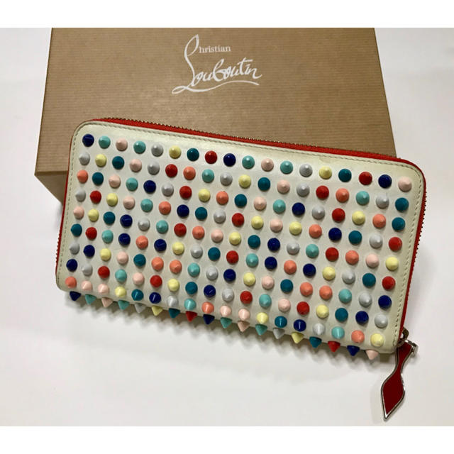 Christian Louboutin(クリスチャンルブタン)のChristian Louboutin クリスチャンルブタン スタッズ 長財布  レディースのファッション小物(財布)の商品写真