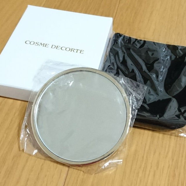 COSME DECORTE(コスメデコルテ)のコスメデコルテ コンパクトミラー 非売品 コスメ/美容のキット/セット(コフレ/メイクアップセット)の商品写真